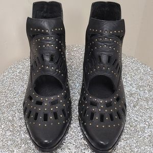 Sbicca Vixon studded Bootie size 7